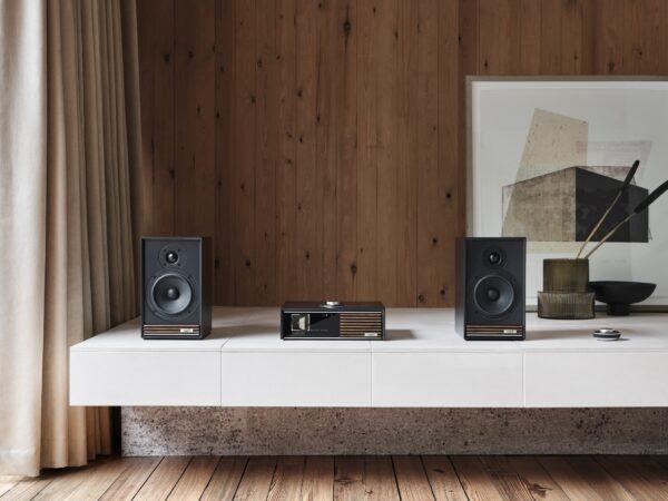 Amply kèm chức năng Stream nhạc Ruark, model:  R610