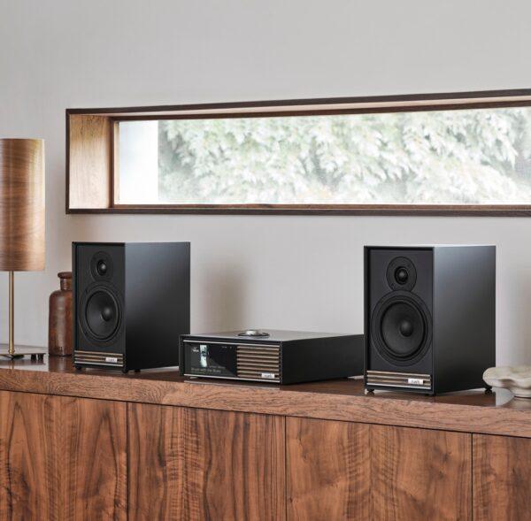 Amply kèm chức năng Stream nhạc Ruark, model:  R610