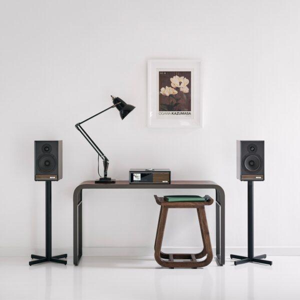 Amply kèm chức năng Stream nhạc Ruark, model:  R610