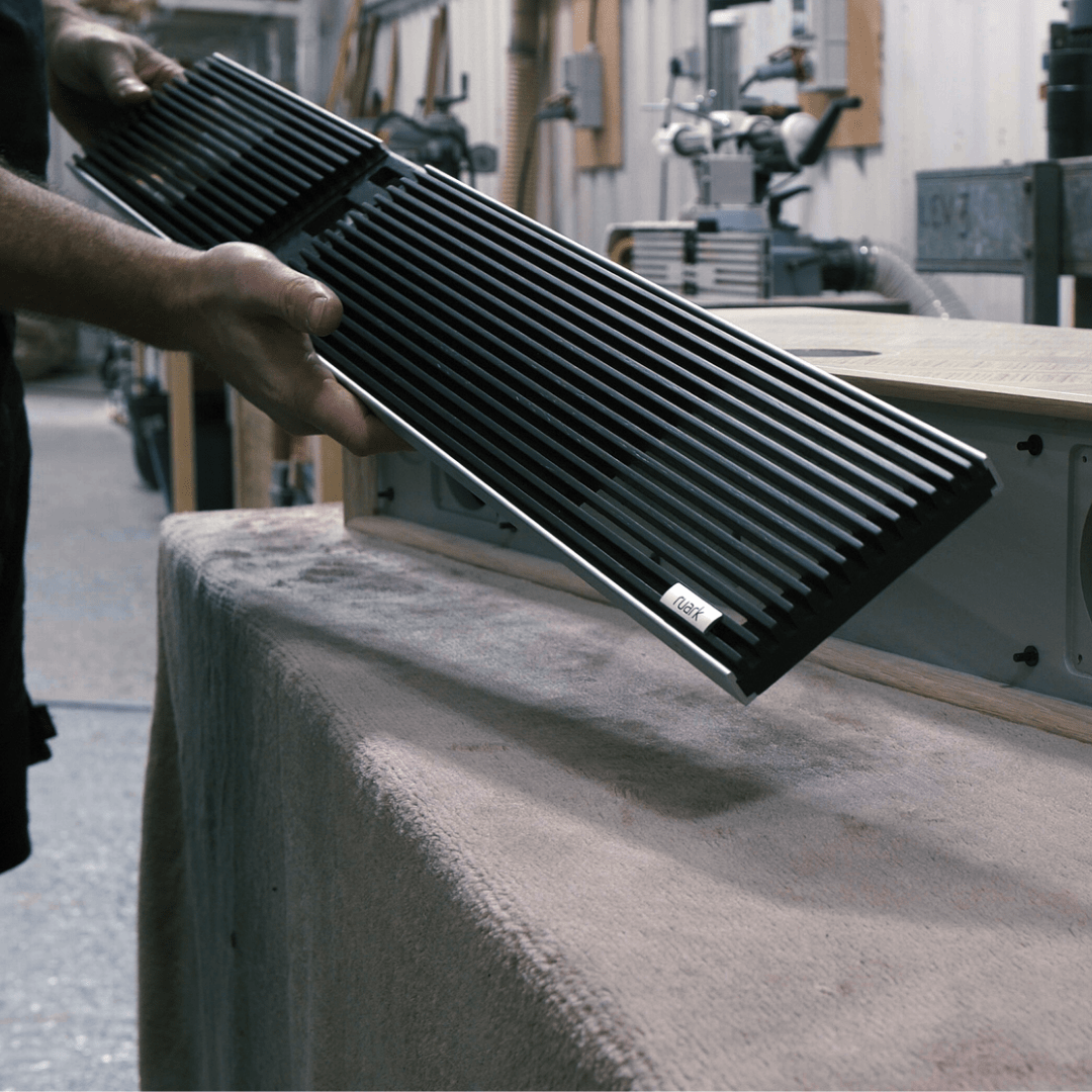 Loa Soundbar 4.1 tích hợp chức năng Stream nhạc Ruark, phiên bản kỷ niệm, Model: R810MiE Loa Soundbar 4.1 tích hợp chức năng Stream nhạc Ruark, phiên bản kỷ niệm, Model: R810MiE